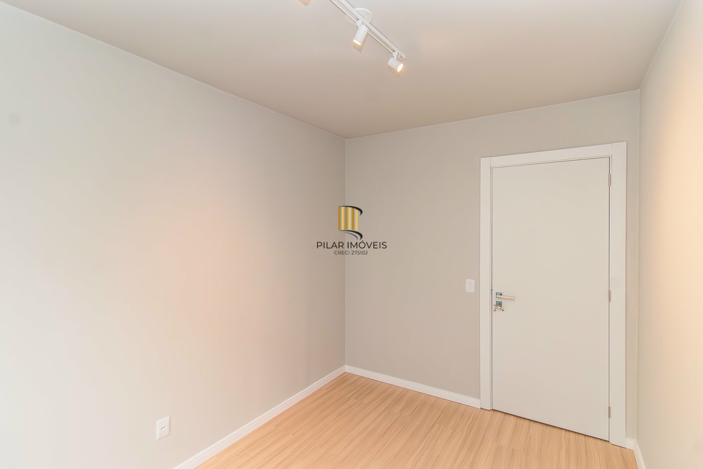 Apartamento 2 dormitórios no bairro Vila Ipiranga