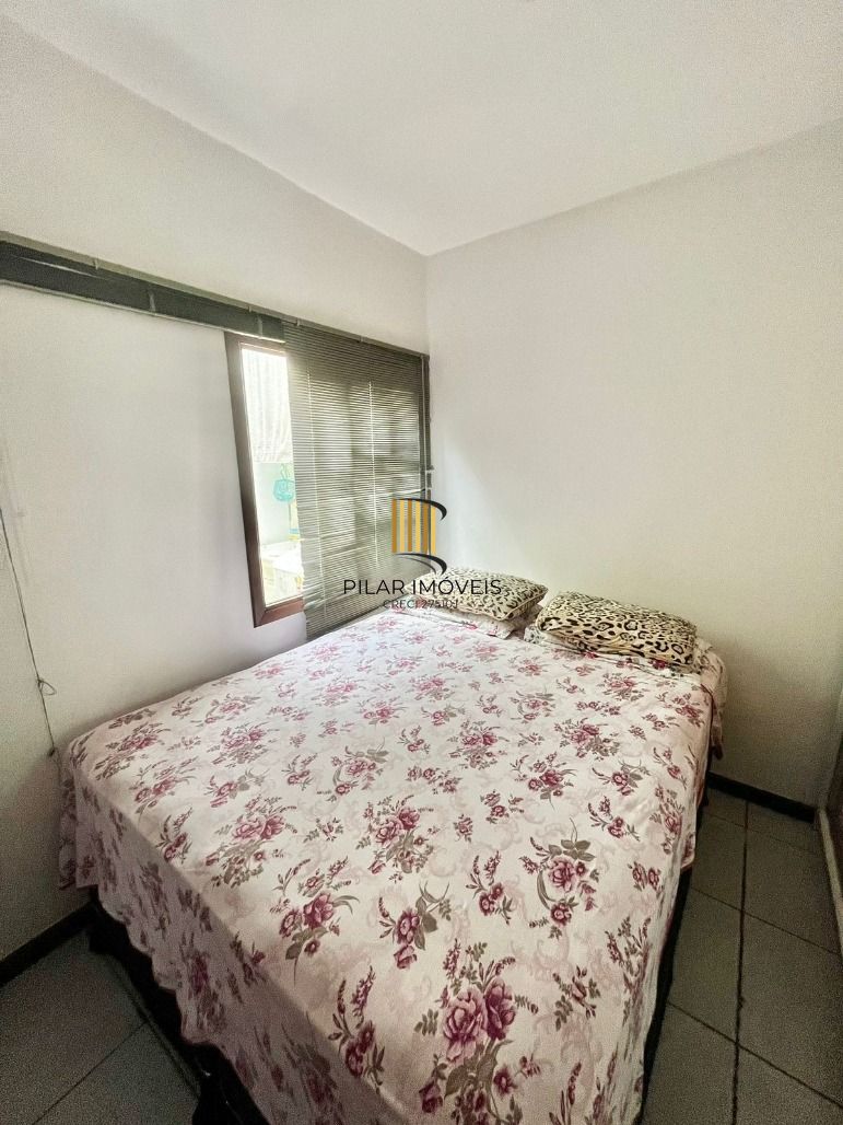 Apto de 02 dorm na João Wallig, 01 lance de escada, de frente