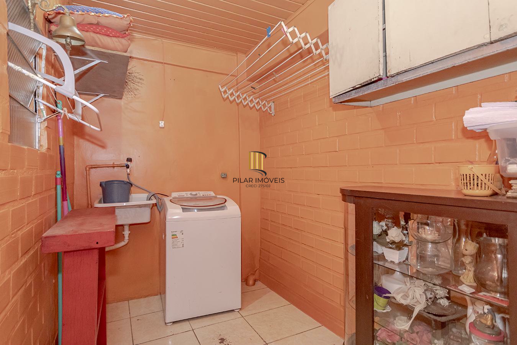 Casa 3 dormitórios no bairro Floresta