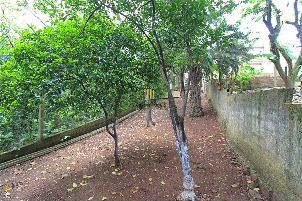 Casa 3 dormitórios no bairro Medianeira