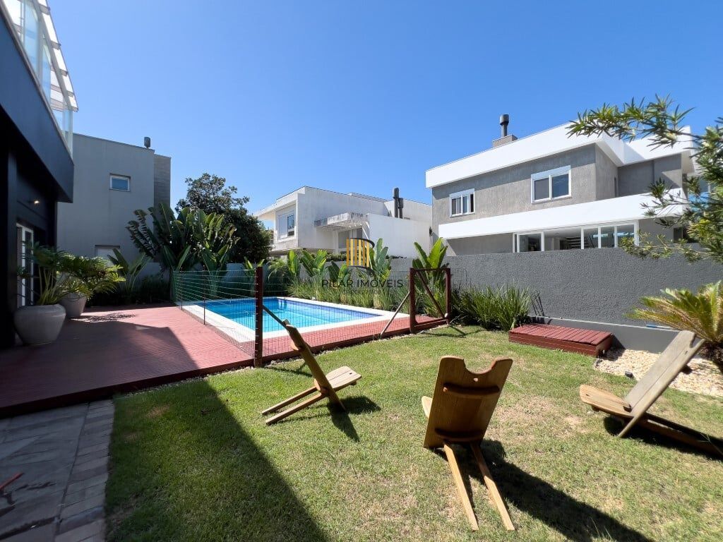 Casa de Condomínio 4 dormitórios no bairro Morada do Sol