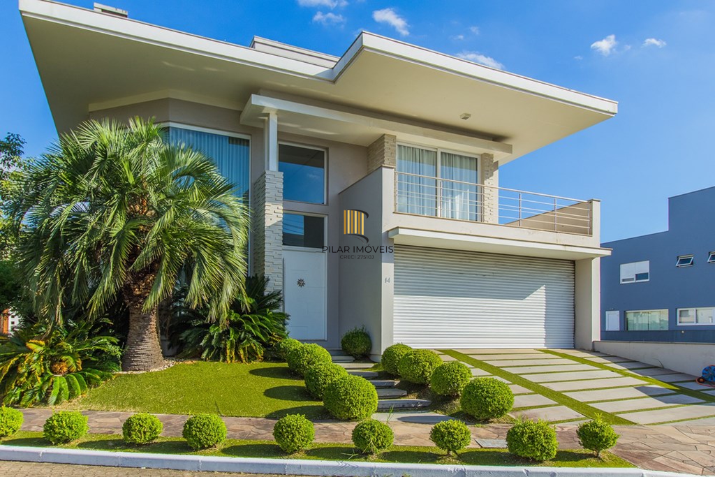 Casa 4 dormitórios no bairro Igara