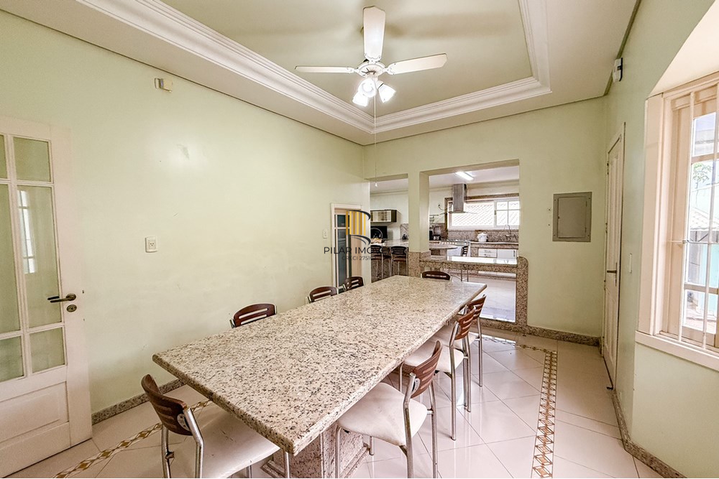 Casa 6 dormitórios no bairro Nossa Senhora das Graças