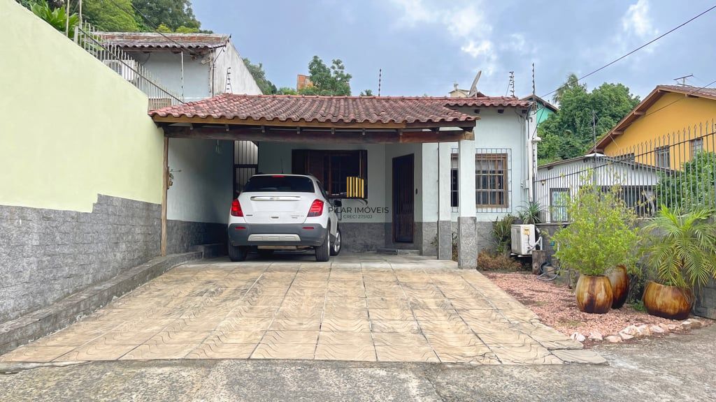 Casa 3 dormitórios no bairro Vila Nova