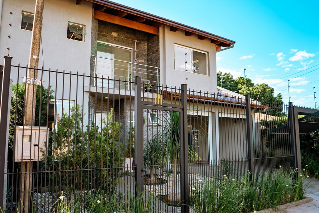 Casa 4 dormitórios no bairro Cecília