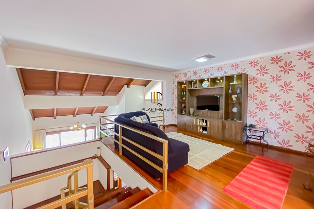 Casa 4 dormitórios no bairro Teresópolis