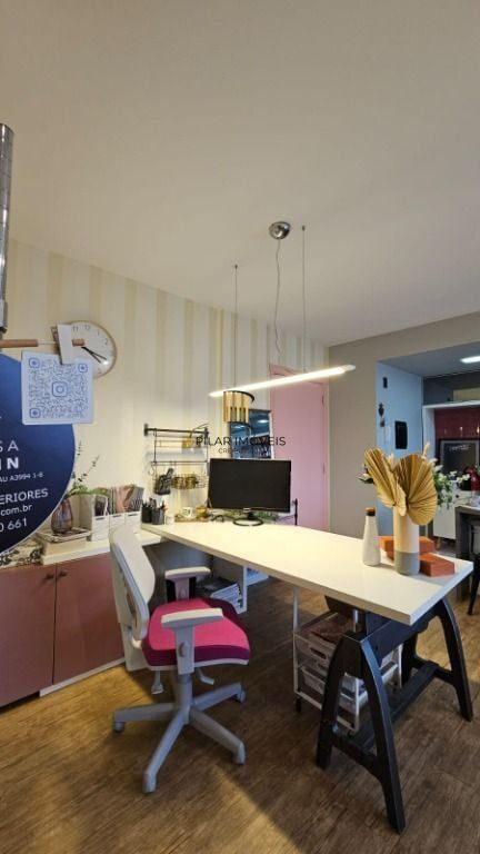 Apartamento 2 dormitórios no bairro Vila Ipiranga