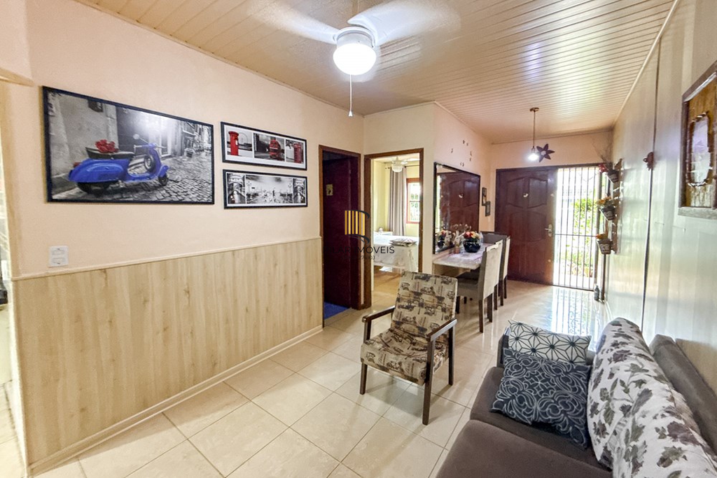 Casa 3 dormitórios no bairro Igara