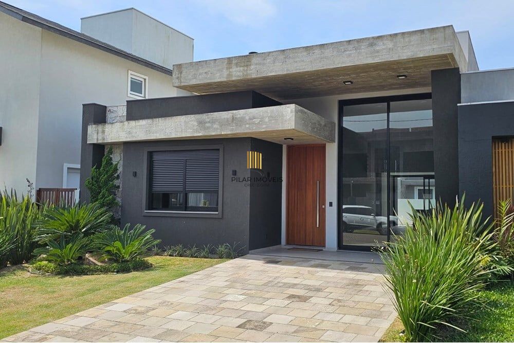 Casa de Condomínio 4 dormitórios no bairro Centro