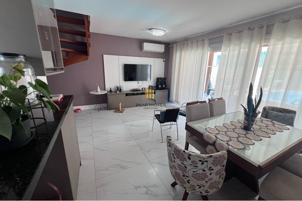 Casa 3 dormitórios no bairro Lomba do Pinheiro