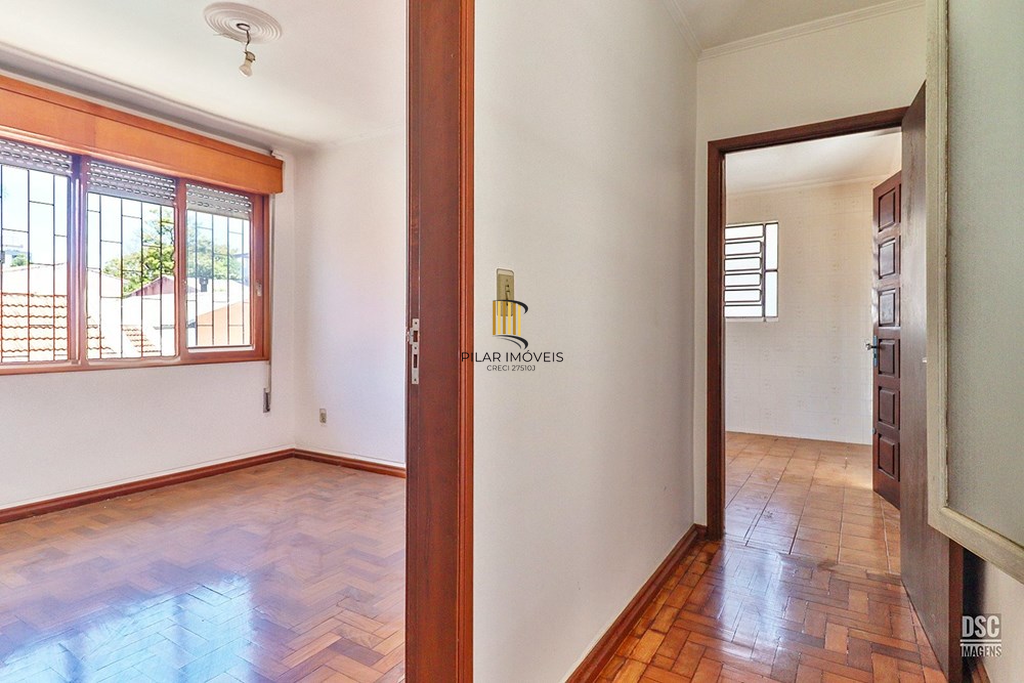 Casa 7 dormitórios no bairro Vila Ipiranga