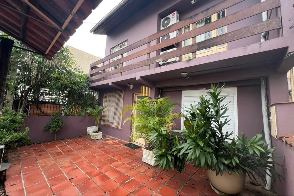 Casa 5 dormitórios no bairro Partenon