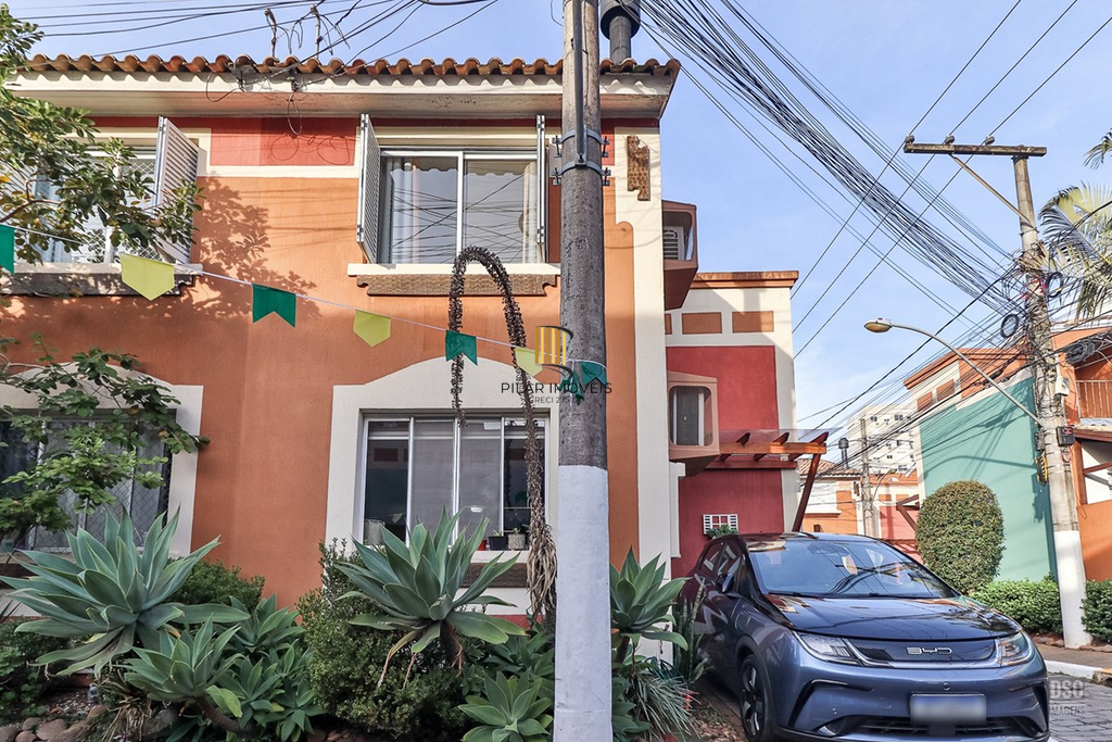 Casa de Condomínio 3 dormitórios no bairro Jardim Itu