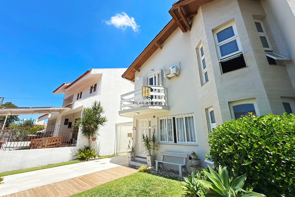 Casa 4 dormitórios no bairro Ipanema