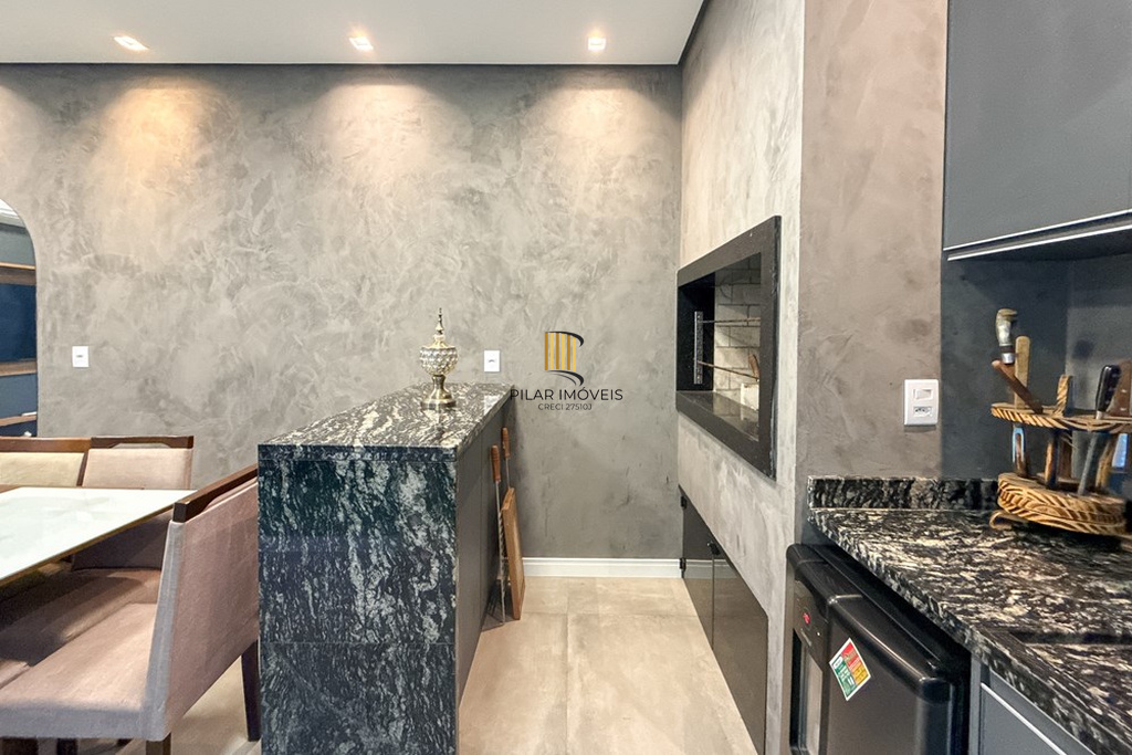 Casa 3 dormitórios no bairro Igara