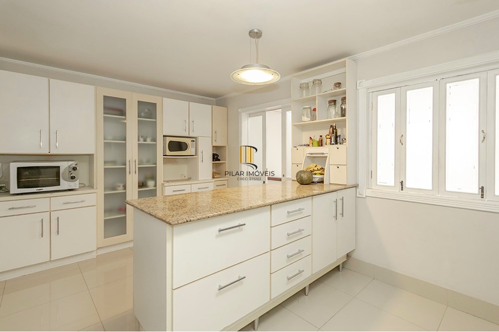 Casa 3 dormitórios no bairro Chácara das Pedras