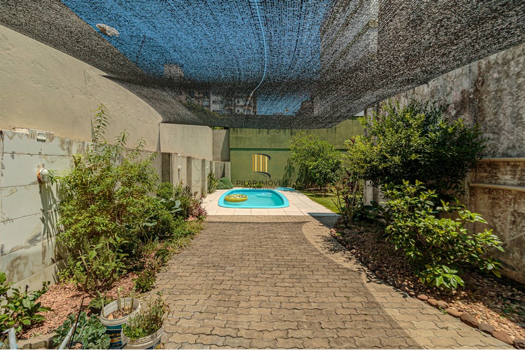 Casa 3 dormitórios no bairro Menino Deus