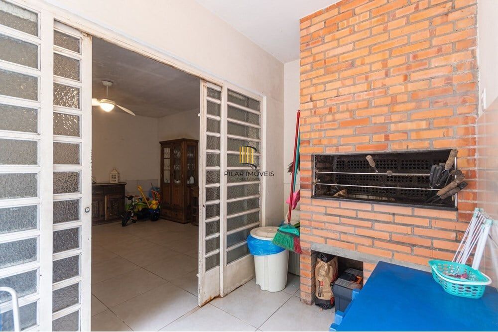 Casa 3 dormitórios no bairro Chácara das Pedras