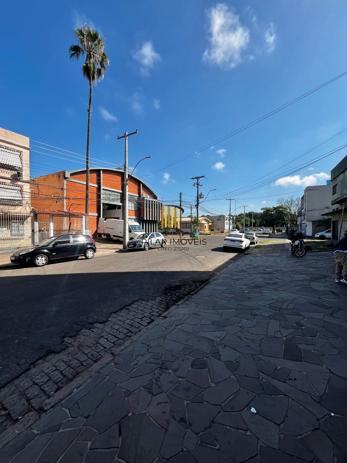 02 dormitórios, bairro Santa Maria Gorethi, sala enorme, cozinha e banheiro, aceita financiamento