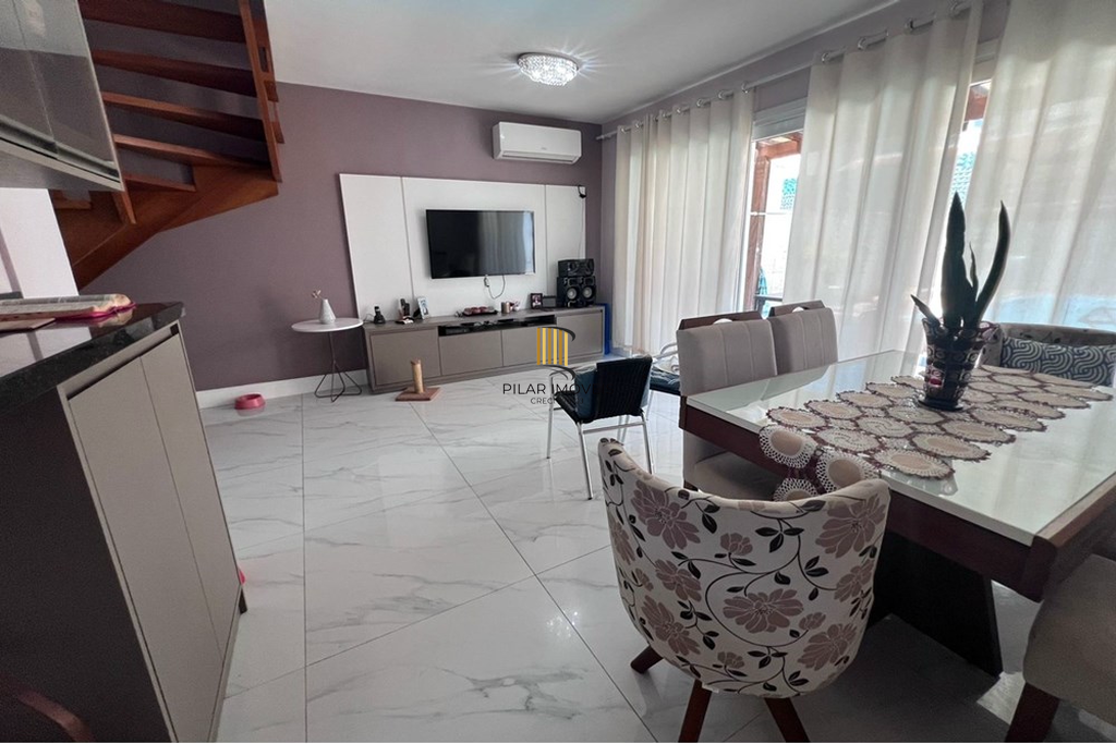 Casa 3 dormitórios no bairro Lomba do Pinheiro