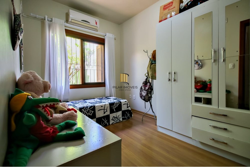 Casa 3 dormitórios no bairro Guarujá