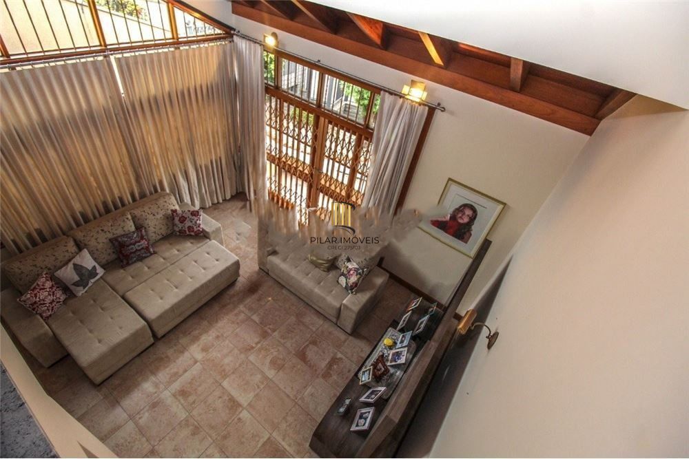 Casa 3 dormitórios no bairro Medianeira