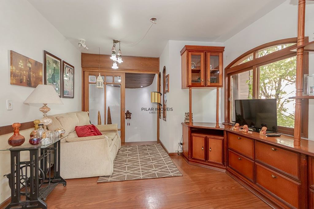 Casa 4 dormitórios no bairro Passo da Areia