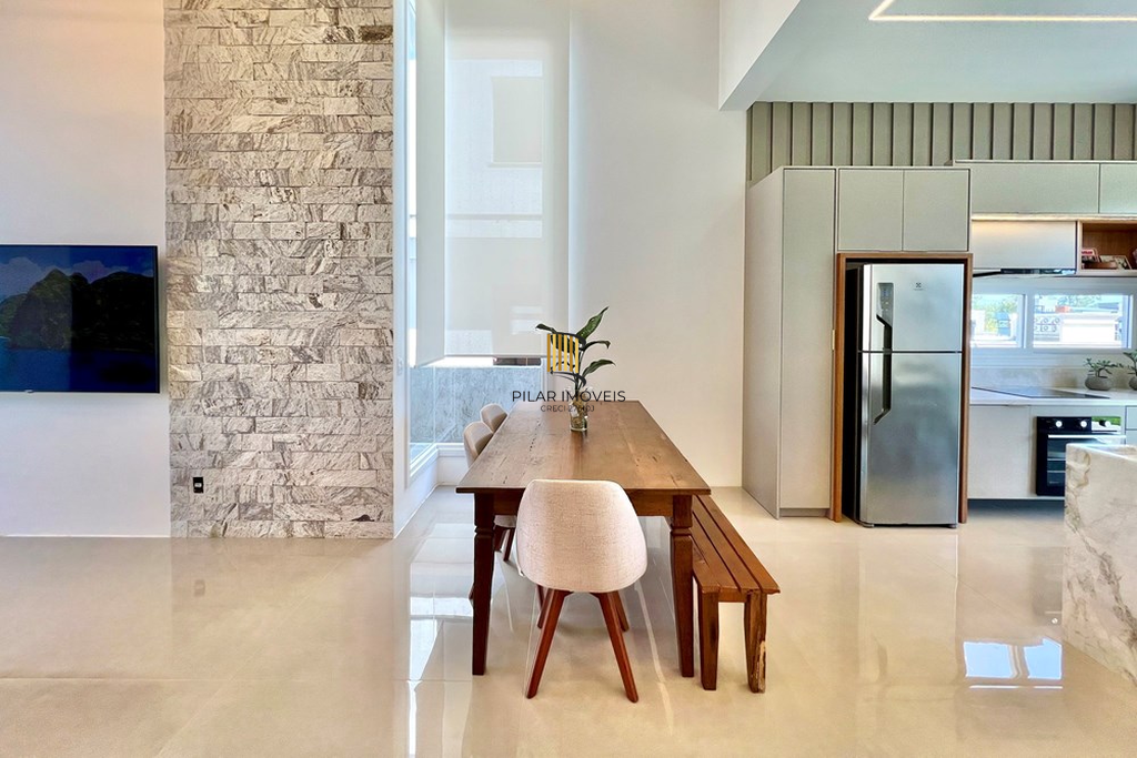 Casa de Condomínio 3 dormitórios no bairro Sanga Funda