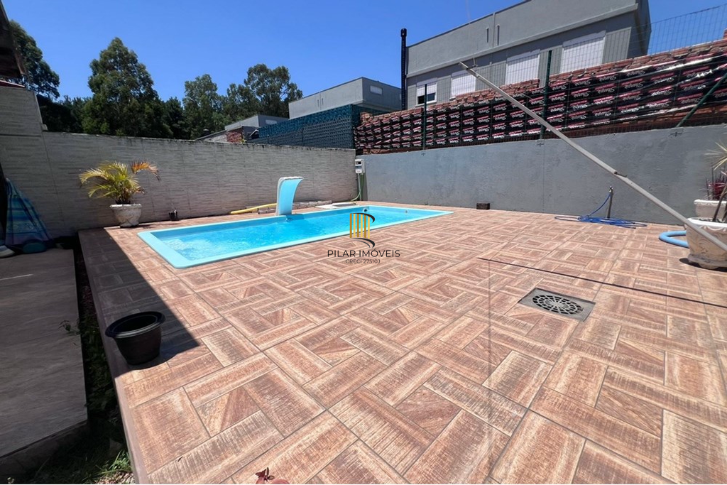 Casa 3 dormitórios no bairro Lomba do Pinheiro