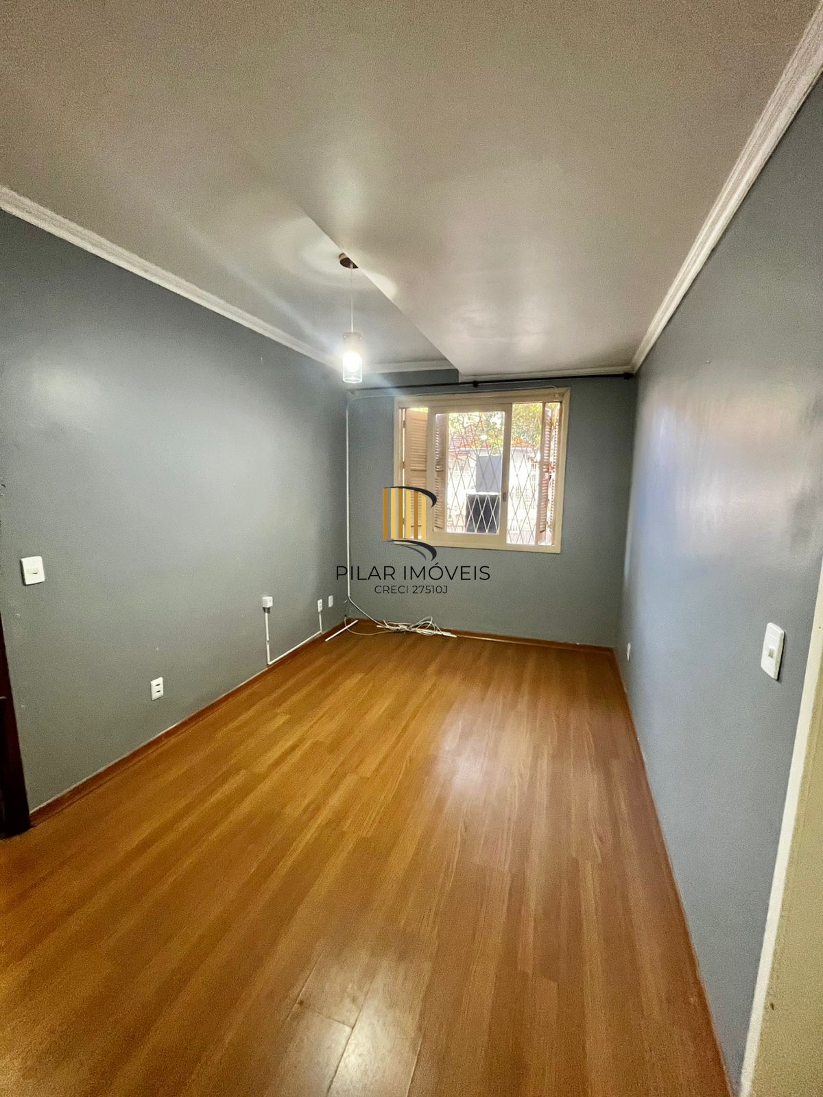 Apto térreo, 01 dorm, água quente, área fechada, 50 m², 200 m do Shopping Wallig