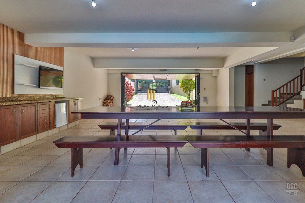 Casa 4 dormitórios no bairro Ipanema