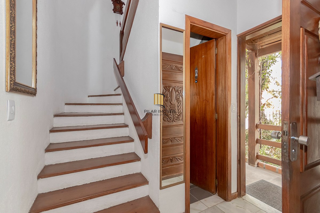 Casa 4 dormitórios no bairro Passo da Areia