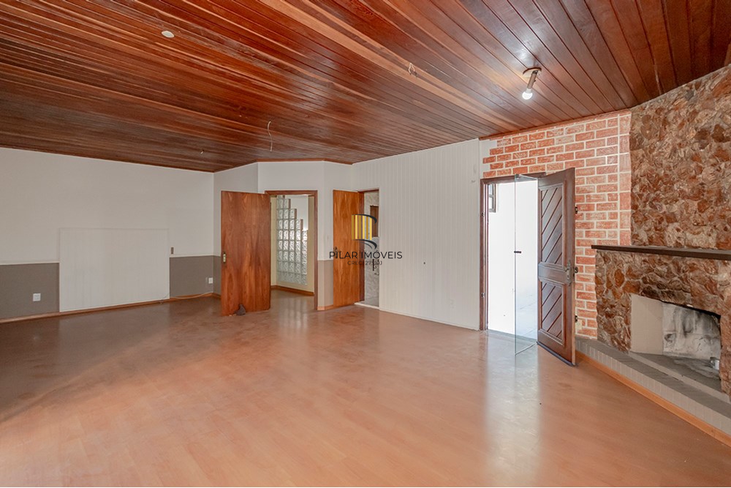 Casa 4 dormitórios no bairro Jardim Planalto