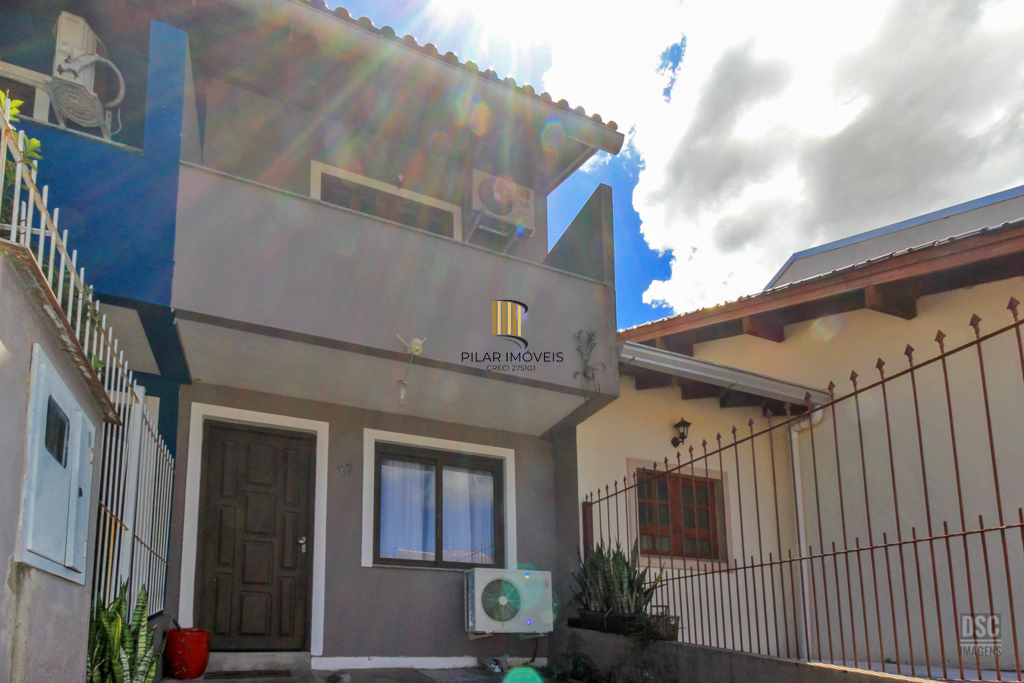 Casa 2 dormitórios no bairro Hípica