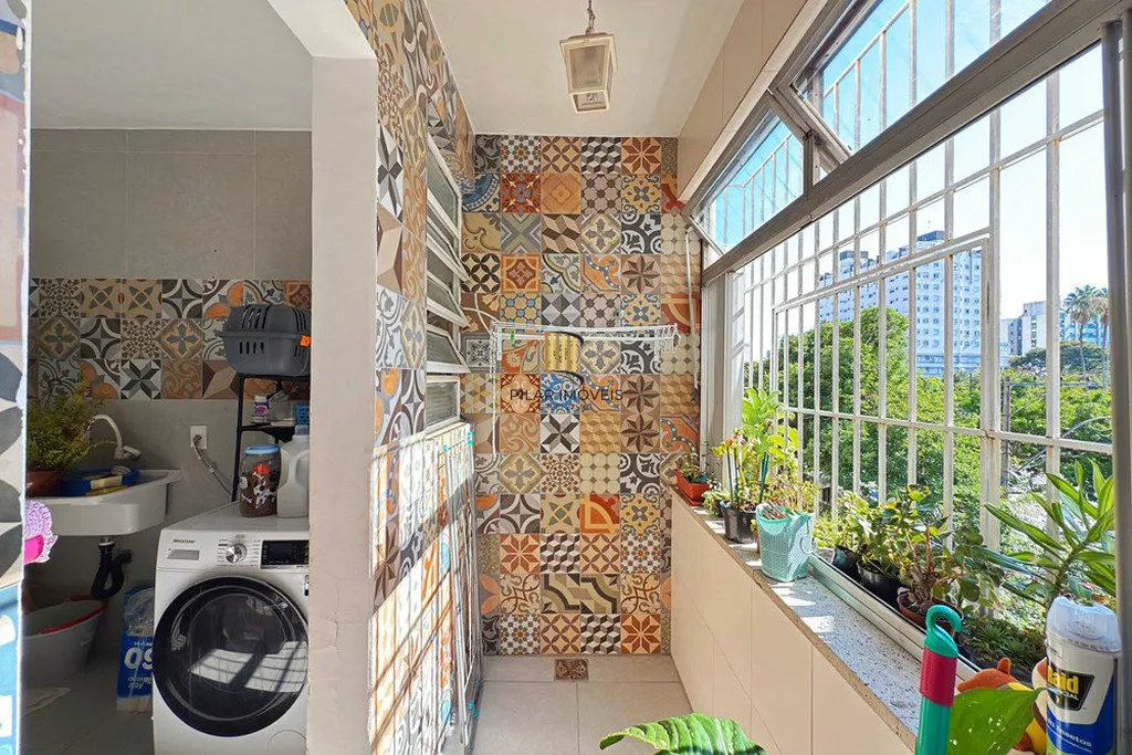 Apartamento 2 dormitórios no bairro Azenha