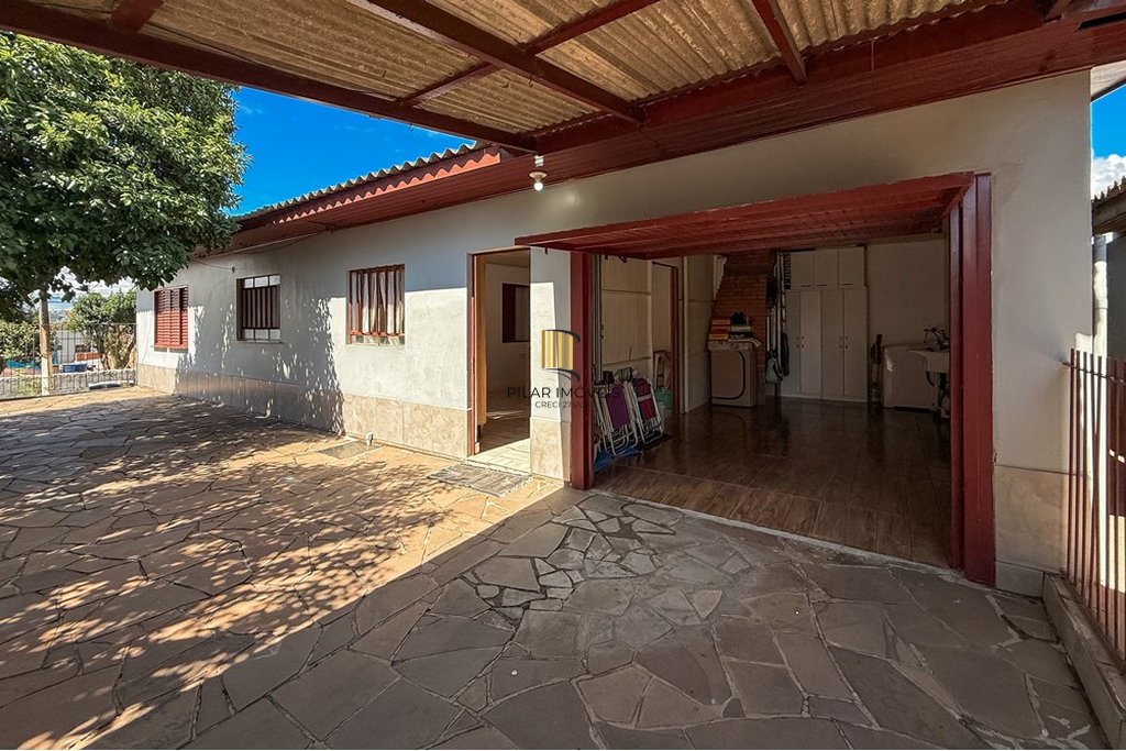 Casa 4 dormitórios no bairro Capão da Cruz