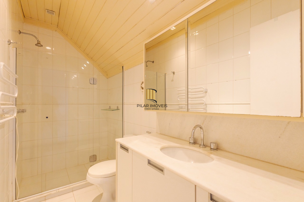 Casa de Condomínio 3 dormitórios no bairro Jardim Carvalho