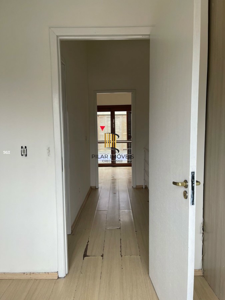 Casa 2 dormitórios no bairro Jardim do Salso