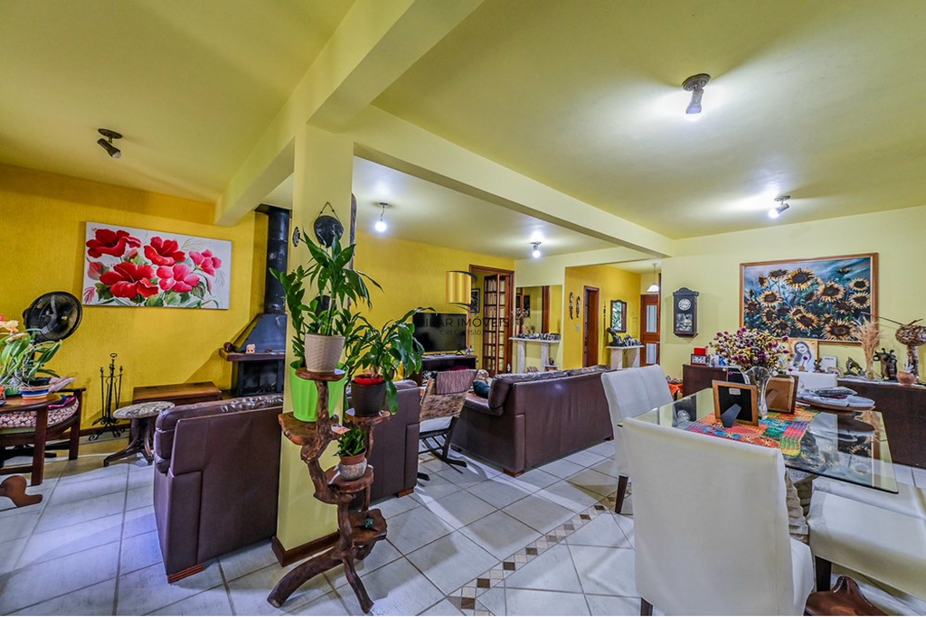 Casa 4 dormitórios no bairro Cascata