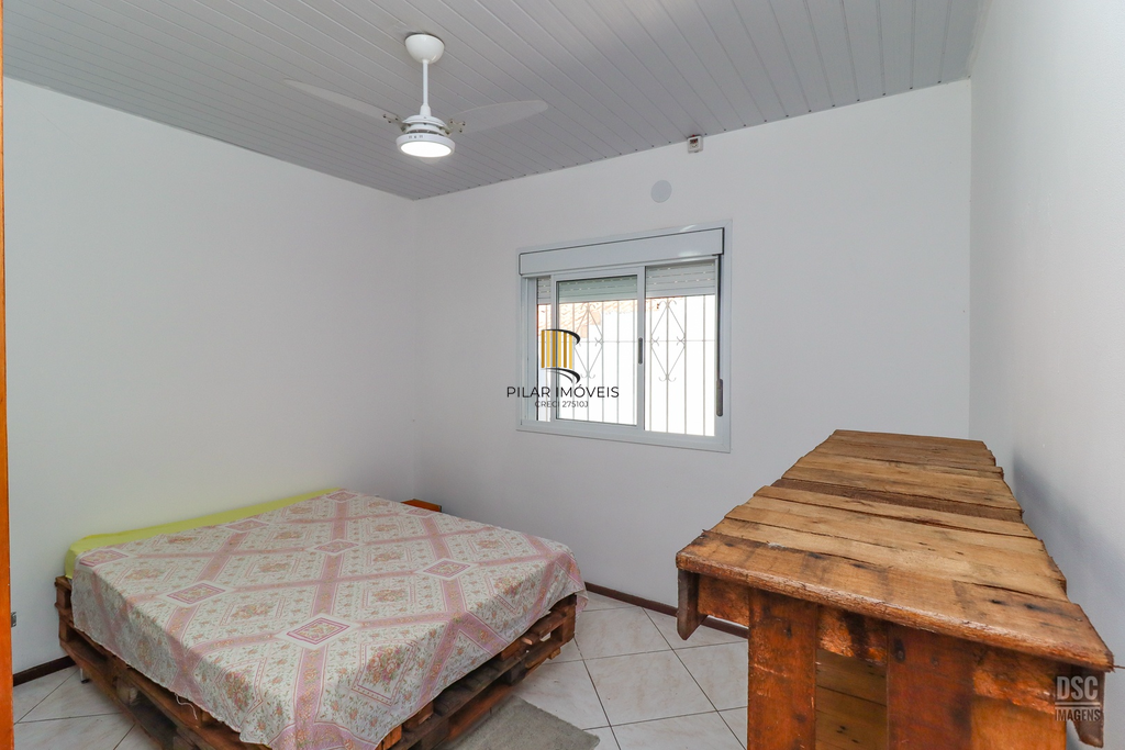 Casa 2 dormitórios no bairro Hípica