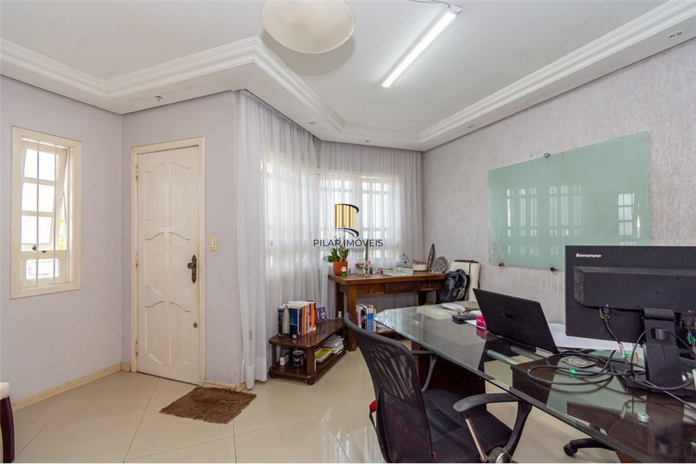 Casa 4 dormitórios no bairro Moinhos de Vento