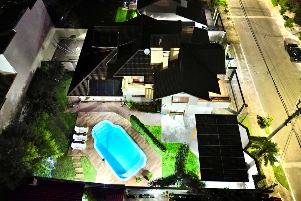 Casa 4 dormitórios no bairro Moinhos de Vento