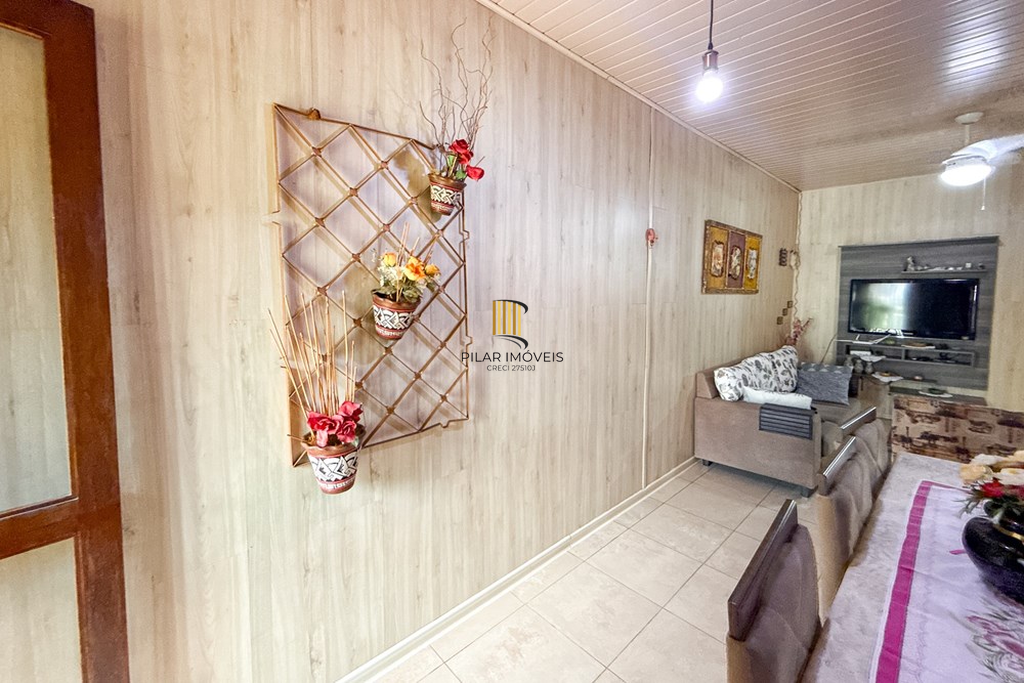 Casa 3 dormitórios no bairro Igara