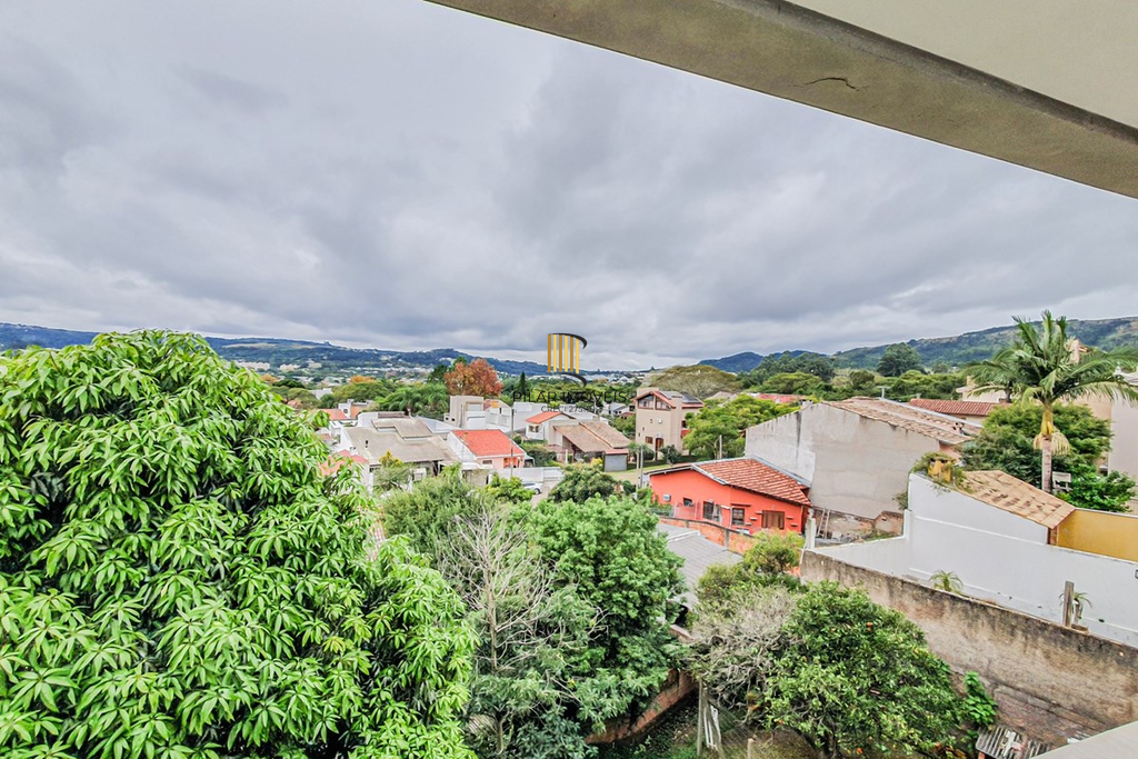 Casa 4 dormitórios no bairro Ipanema