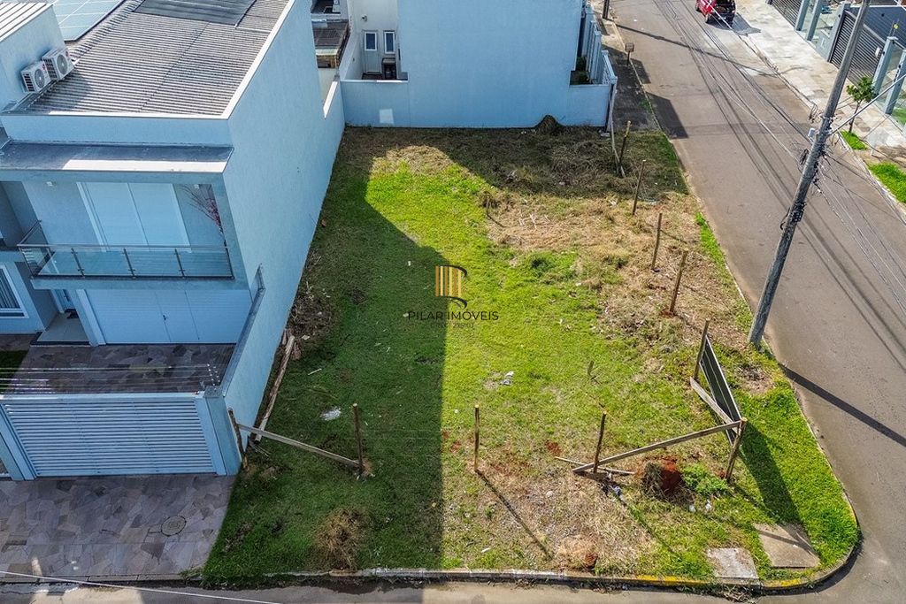 Terreno no bairro Mont Serrat