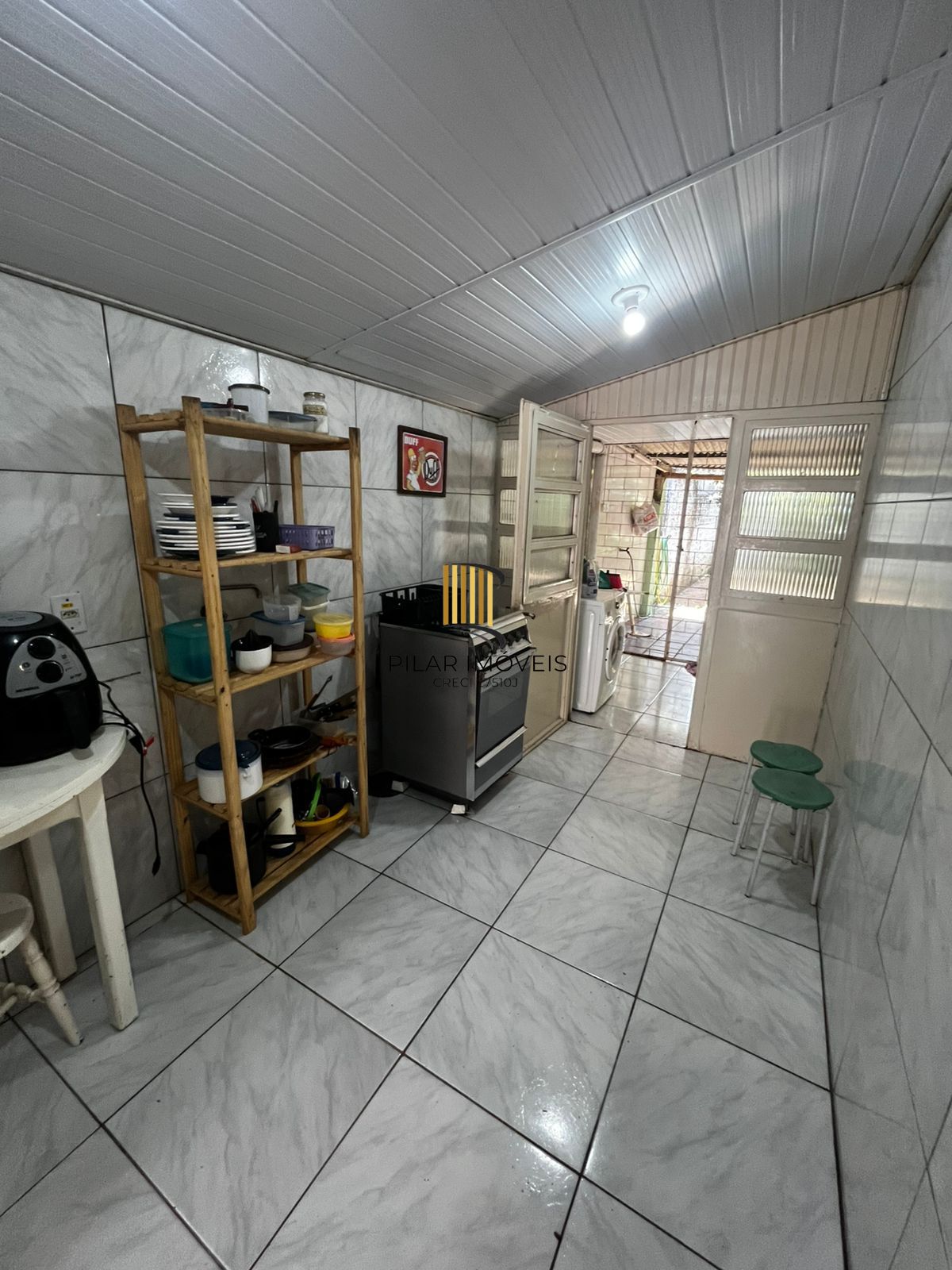 Casa com 80 m2 de área construída, 03 dorm, sala estar/jantar, cozinha, pátio