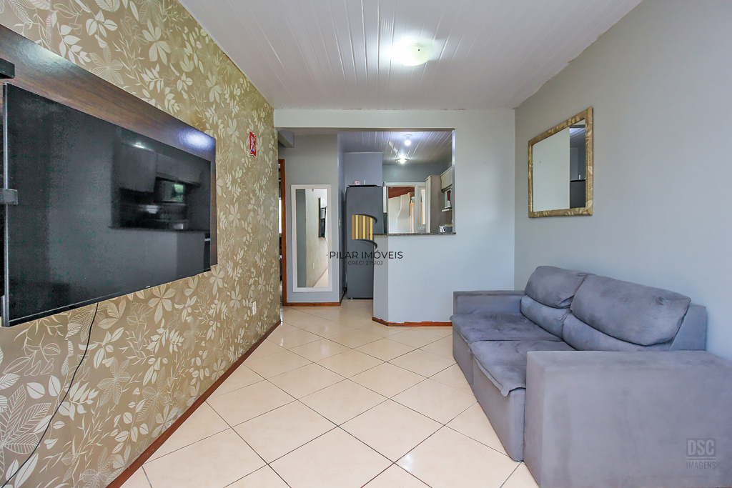 Casa 2 dormitórios no bairro Hípica