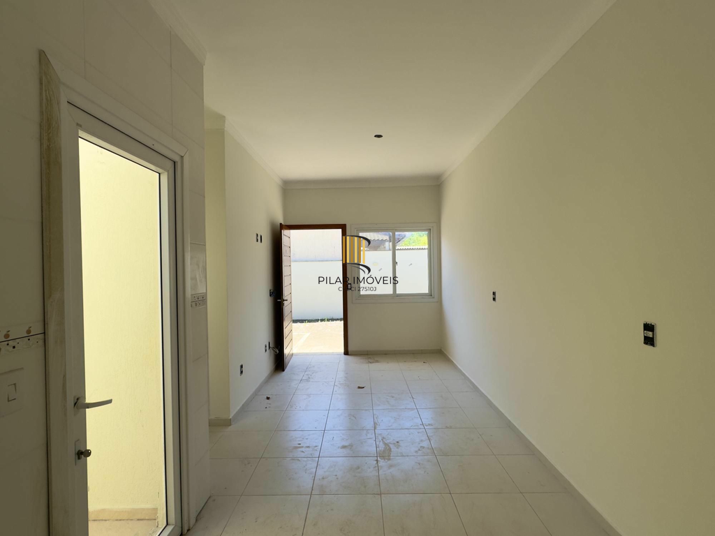 Casa de Condomínio 2 dormitórios no bairro Olaria