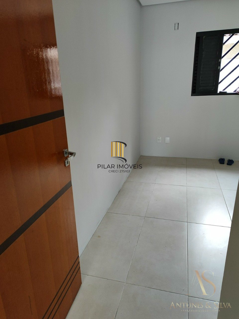 Casa 2 dormitórios no bairro Vila Monte Carlo