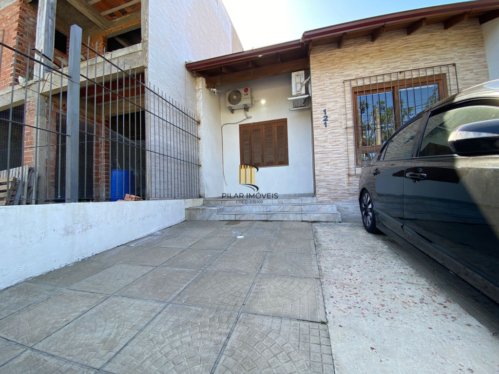 Casa 3 dormitórios no bairro Hípica